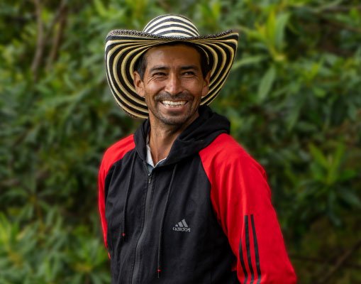 Luis, recolector de Cera Myrica